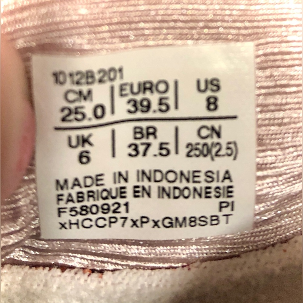 Women’s size 8 (US) ASICS Gel Nimbus 24. - Picture 2 of 10